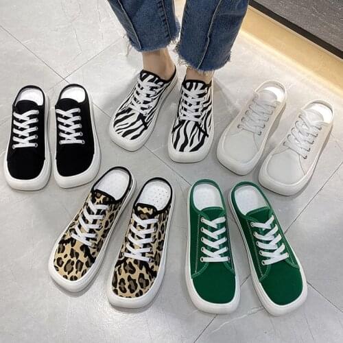 2021 Spring New Ins Fashion Shoes Cartoon Korean Version Small Cow Canvas Shoes Female Students Versatile Small White Shoes