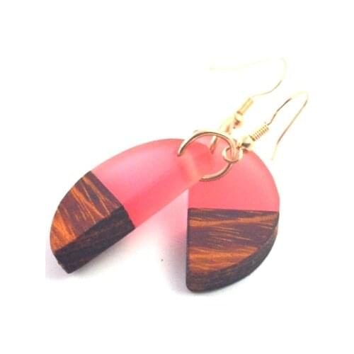 Fashion earrings with vintage wood resin elements, handcrafted jewelry, earrings for womens birthday and wedding gifts