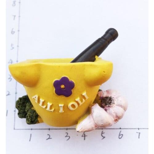 Provence, France, snacks, garlic, mayonnaise, tourist souvenirs, three-dimensional handicrafts, magnetic stickers