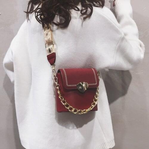 Small bag, women 2021 new fashion chain, portable air bucket bag, versatile ins One Shoulder Messenger Bag