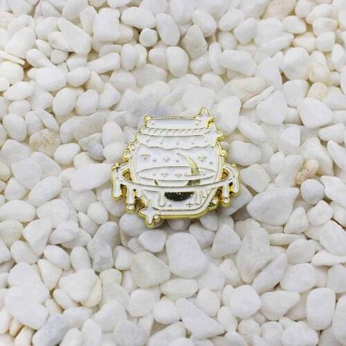 Fashion Starry Jar Badge Personality Car Enamel Pin Badge Brooch Backpack Clothes Lapel Pin Animal Jewelry Gift for Friends Kids
