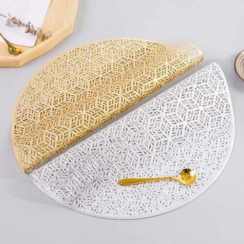 1pcs Hollow Round Placemat Tea Cup Coaster PVC Heat Insulation Pad Western Hotel Restaurant Dining Table Mats Kitchen Home Decor