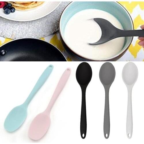 Silicone Long-handled Soup Spoon Kitchen Silicone Spoon Food Grade Flatware Utensils Accessories High Temperature Resistance