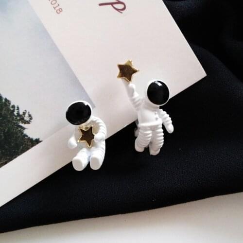Astronaut Stud Earrings Personalized Cute Lovely Style Asymmetric Earrings for Women Girls Earring Party Fashion Jewelry Gifts