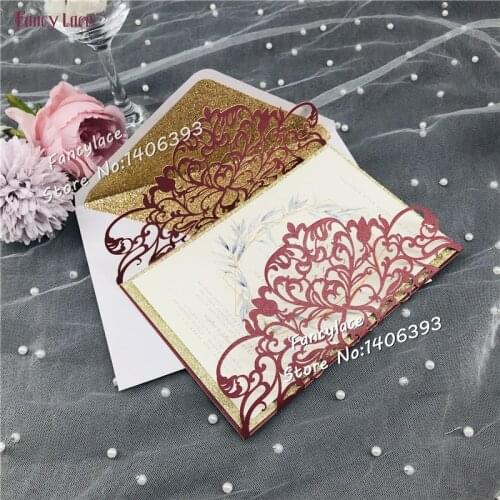 50pcs Laser Cut Lace Love Heart Design New Wedding Invitations Cards with glitter envelopes customized text Wedding Party cards
