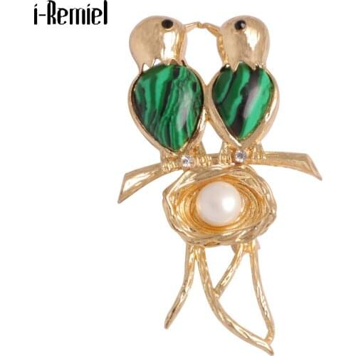 Sweet Loving Bird Brooches Retro Green Stone Pearl Gold Metal Cute Birds Animal Coat Pin Romantic Lovers' Valentines Day Gifts
