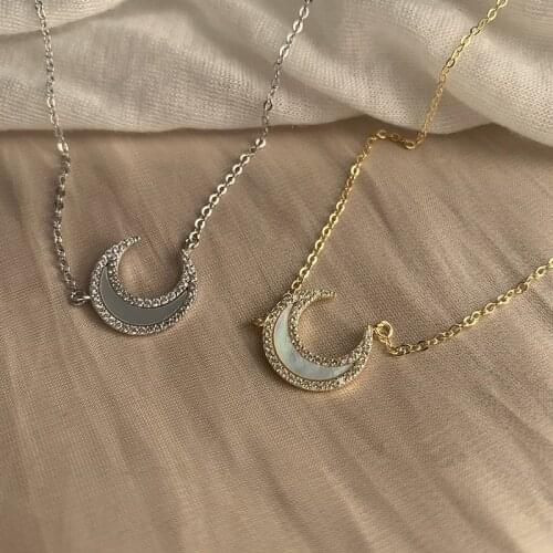 Luxury Inlay Shell Moon Pendant Necklace for Cocktail Party Womens Short Chain Necklace Wedding Necklace Bridal Jewelry Gifts
