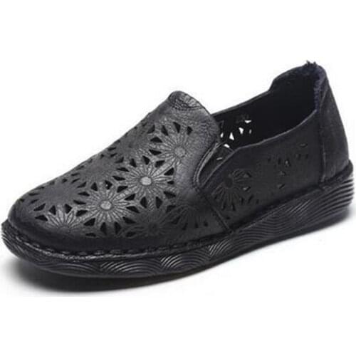 2020 New Spring Summer Soft Comfortable Flat Shoes Womens Shoes Breathable Hole Genuine Leather Sandals Fashion Casual Shoes