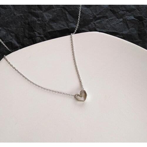 Elegant Minimalism Geometric Heart-shape Choker Clavicle Chain Necklace Heart Hollow out Pendant Necklace Women Jewelry Gift