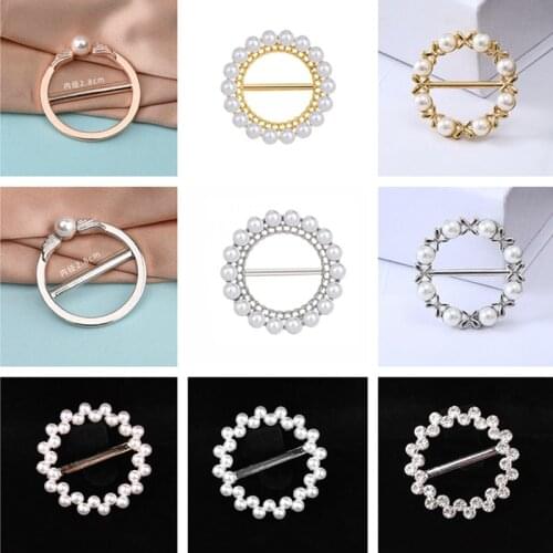 Round Brooches Pearl Rhinestone Brooch Womens Elegant Clothing Shawl Scarf Buckle Pins Jewelry T-shirt Corner Knotted Buckles