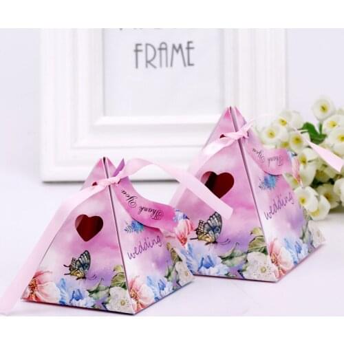 50pcs Hot Sale Triangular Pyramid Love butterfly Wedding Favors Candy Box Party Supplies Bomboniera Thanks Gift Chocolate Box