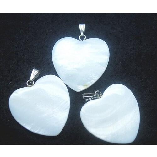 5pcs white shell pendants freshwater pearl mother of pearl heart shape size 26mm for women bracelets making findings with metal