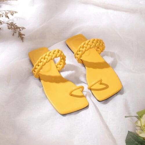 Womens Weave Yellow Slipper 2021 Outdoor Beach Slippers pu Leather Women Slides Ladies Flat Casual Toe Ring Soft Comfort Shoes