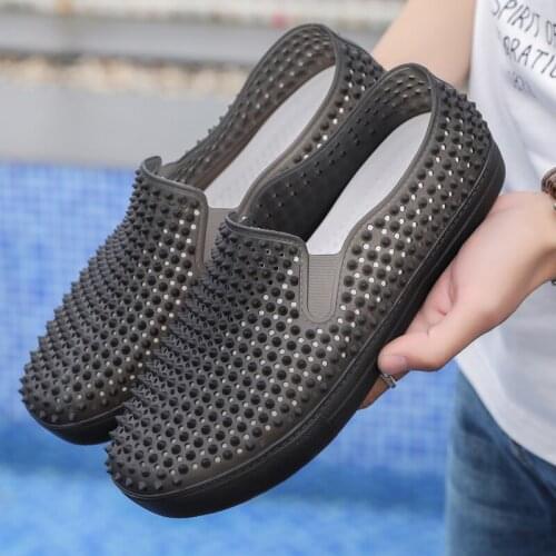 Men Shoes 2021 Summer Beach Garden Hole Shoes Outdoor Clogs Male Light Weight Rubber Anti-slip Flat Sandals Sandalias