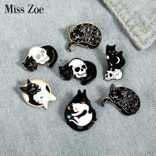 Mystical Witch Cat Enamel Pin Moon and Stars Cat Badge Brooch Lapel Pins Denim Jeans Shirt Bag Punk Jewelry Gift for friends