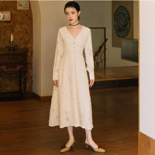 European Vintage pearl button high waist long sleeve retro dress female temperament was thin high waist long dress F2236