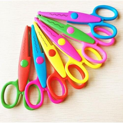 Childrens safety plastic hand scissors DIY photo lace scissors students 5 inch manufacturer wholesale