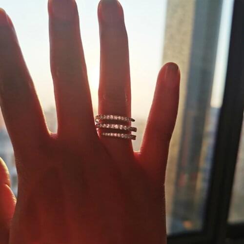 Huitan Simple Stylish Design Women Rings Silver Color Brilliant Cubic Zirconia Delicate Ladys Party CZ Ring Fashion Accessories