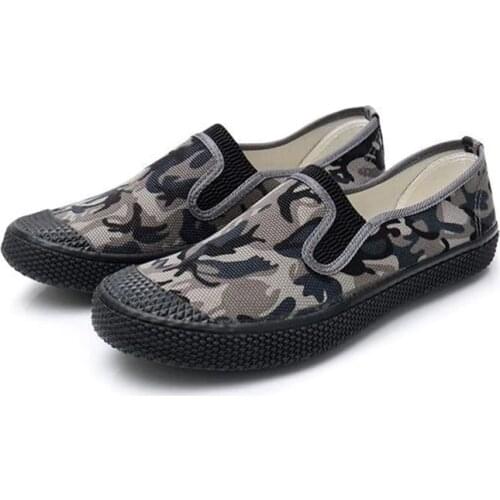 New Mens Spring And Autumn Fashion Casual Shoes One Foot Slip Camouflage Labor Insurance Shoes Mens Outdoor Sports Work Shoes