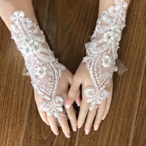2020 new Bride wedding white gloves diamond hollow etiquette gloves embroidered lace