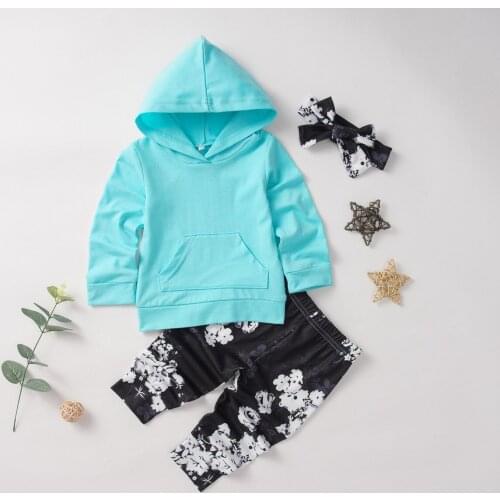 New girls' suits for 2020, stylish girls' suits with solid-colored hoodies and cartoon trousers, stylish girls' two-piece sets