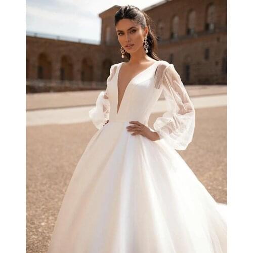 2021 Simple Wedding Dresses Sexy V Neck Removable Long Sleeves Vintage Satin Backless Beach Bridal Dress robe de mariée
