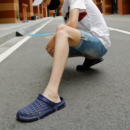 Summer Sneakers Men Beach Sandals Lightweight Comfortable Slip-on Water Shoes Breathable Clogs Shoes Anti-slippery Aqua Footwear