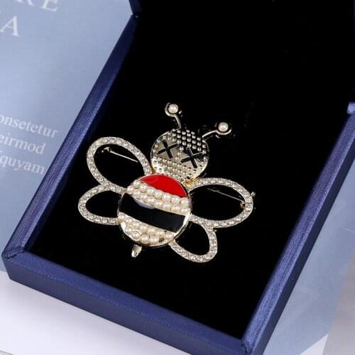 Trendy Cute Bee Brooch Rhinestone Pearl Hollow Brooch Japanese and Korean Girlfriend Brooch Mori Coat Decoration Brooch