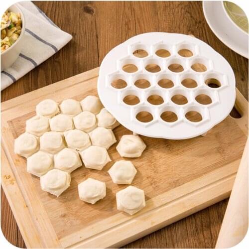 1 Pcs 21x 2cm Kitchen Pastry Tools DIY White Plastic Dumpling Mold Maker Dough Press Dumpling 19 Holes Bakeware Maker Mold