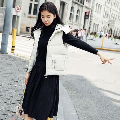 Womens Padded Vest With Hood Puffer Outwear White Coat Zip Front Pocket Girls Vest Churky Vest 2018 Boxy Fit Casual Outwear