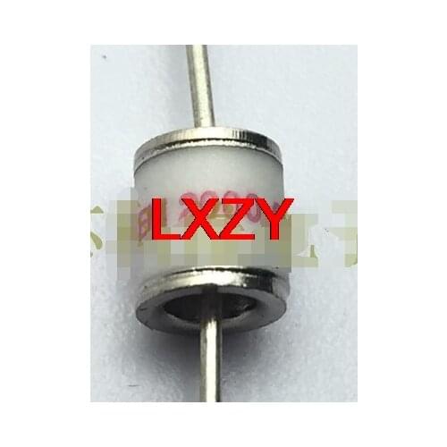 Free Shipping 20pcs/LOT 2000V ceramic gas discharge tube EM2000X 2KV 2R2000 5.5*6
