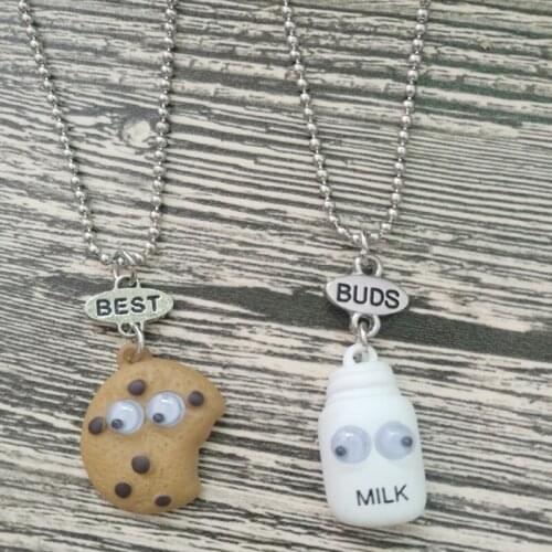 Best Buds Friend Necklace 3D Milk Biscuit Active Eyes Two-Piece Necklace Set