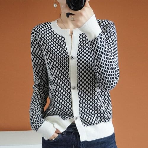 Autumn and winter new knitted cardigan ladies wool sweater round neck full sleeve coat cashmere sweater soft and warm Authentic