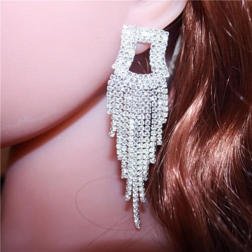 Korean fashion exquisite Rhinestone tassel long earrings womens fashion star style sweet earrings fashion simple Earrings