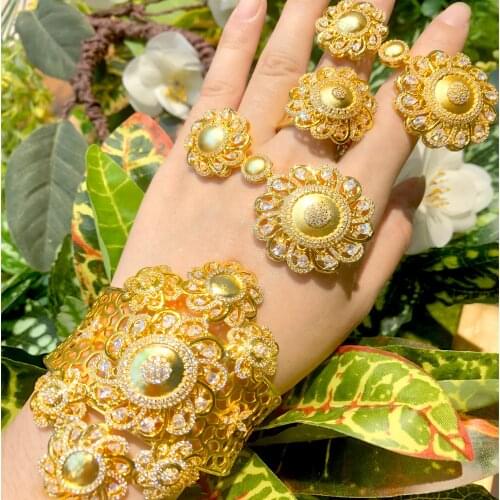 KellyBola Jewelry Noble Luxury Geometric Zircon Necklace Set Ladies Exquisite High-quality Wedding Accessories 2021