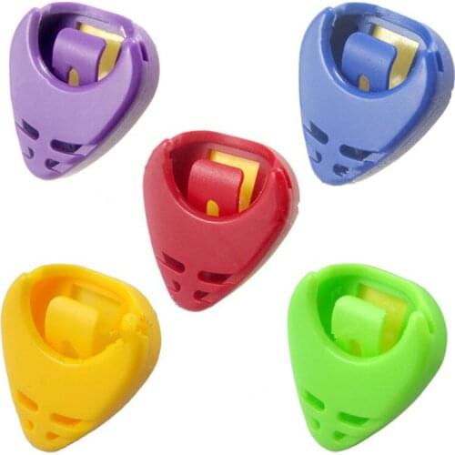 100 Colorful Plastic Heart Shape Guitar Pick holder Guitar Pick Plectrum Holder Case Box Pick clip Self Adhesive