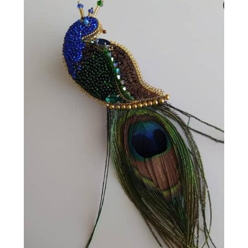 Noble Peacock Brooch Fashion Daisy Brooches for Women Animal Jewelry Funny Winter Design High Quality New 2021 Beaded