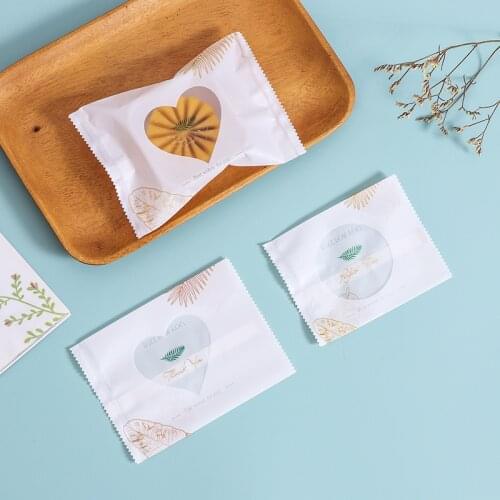 AQ 100pcs/lot White Golden Line Leaves Pattern Love Heart Shape Window Green Leaf Decoration Multi-size Handmade DIY Cookies Bag
