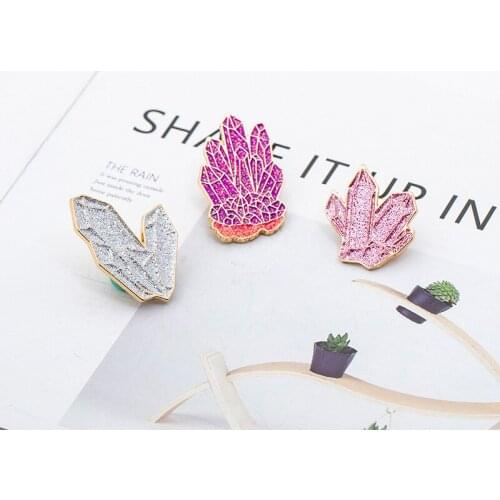 New Design Crystal Shaped Brooch For Women Girls Fashion Classic drop Oil Geometric Pin Badge Jewelry Party Gifts