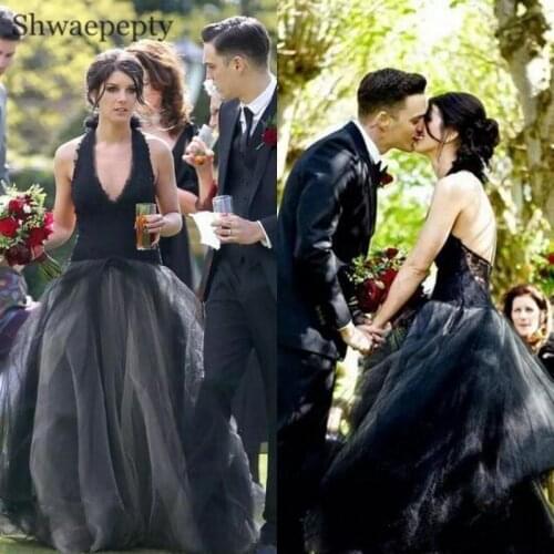 Shwaepepty Gothic Black Wedding Dress A Line Halter Deep V Neck Backless Country Rustic Bridal Gowns Long Bride Dresses 2021