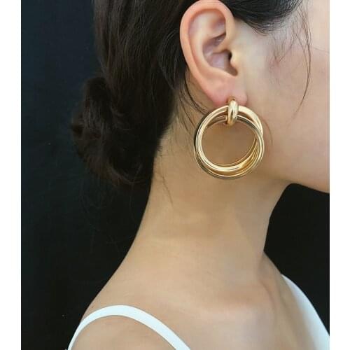 New Trendy Gold Twisted Small Stud Earrings Metal Statement Earring Personility Classic Minimalist Beautiful Piercing Jewelry