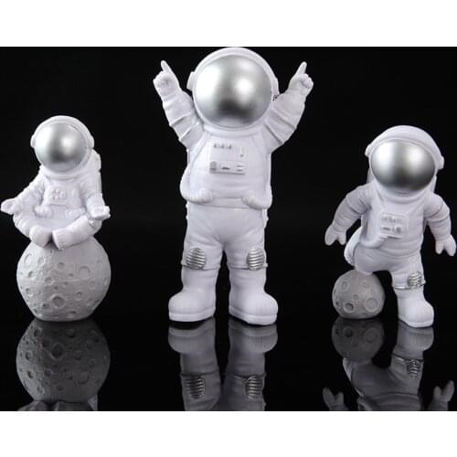 3Pcs/Set Creative Space Astronaut Decoration PVC Model Toys Kids Hand-Made Computer Case Desktop Articulated Doll Toys Gift