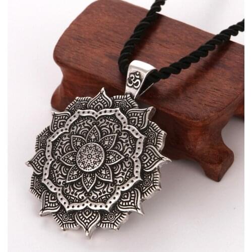 Mandala Flower Amulet Religious Necklace Yoga Zen Buddhism Meditation Art Pendant Chain Necklace Geometry Sanlan Jewerly