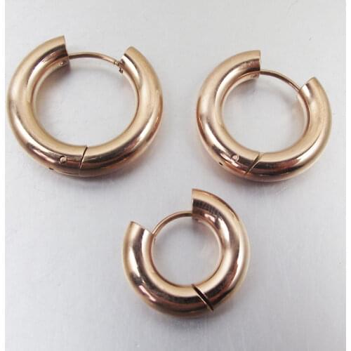 Isayoe Women's Gold Earrings