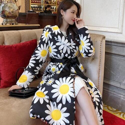 Winter new printing down jacket female hooded bind cultivate morality over-the-knee French little Daisy printing coat