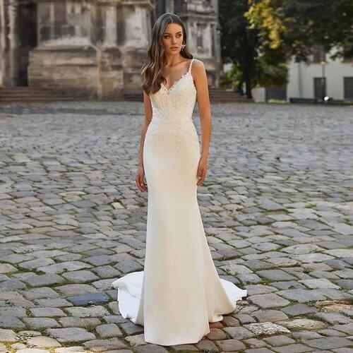 Elegant Mermaid Wedding Dress V Neck Lace Appliques Spaghetti Strap Backless Bridal Gown Sweep Train Customize Vesidos De Novia