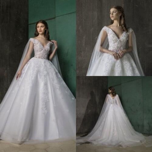 2020 Bohemian Wedding Dresses with Wraps Lace Appliqued V Neck Bridal Gowns Backless Sweep Train Beach Boho Wedding Dress