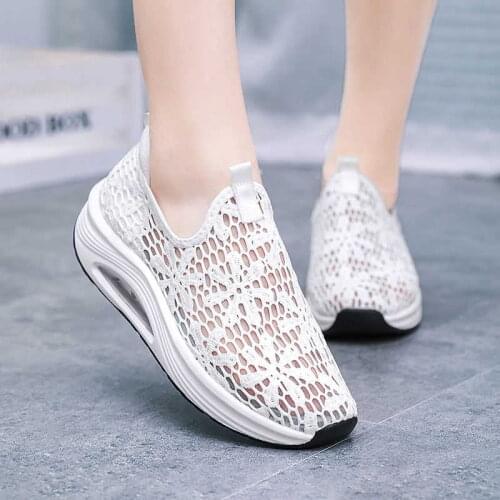 Women Sport Shoes Mesh Breathable Slip-on Women Sneakers Casual Outdoor Gym Shoes Womans Running Shoes Fitness Ladies Shoes