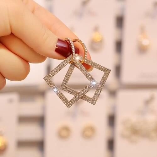 2020 New Womens Earrings Fashion Exquisite Round Geometry Earrings For Women Accessories Brides Wedding Part Jewelry Wholesale