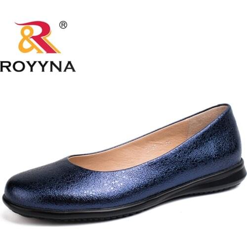 ROYYNA Hot Style Women Flats Round Toe Women Loafers Metal Color Material Female Shoes Light Soft PU Out Soles Ladies Shoes